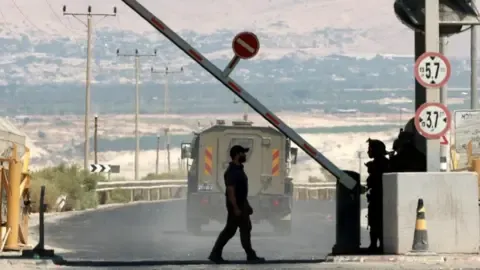 Two Individuals Killed in Attack Close to West Bank-Jordan Checkpoint, IDF Reports